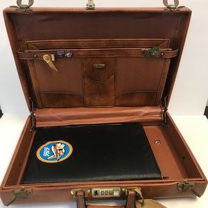 Vintage pilots briefcase